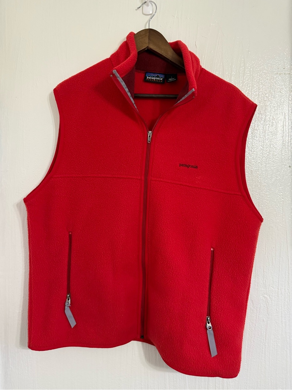 Men’s Patagonia Synchilla Red Fleece Full Zipper Vest Size Large Made Canada